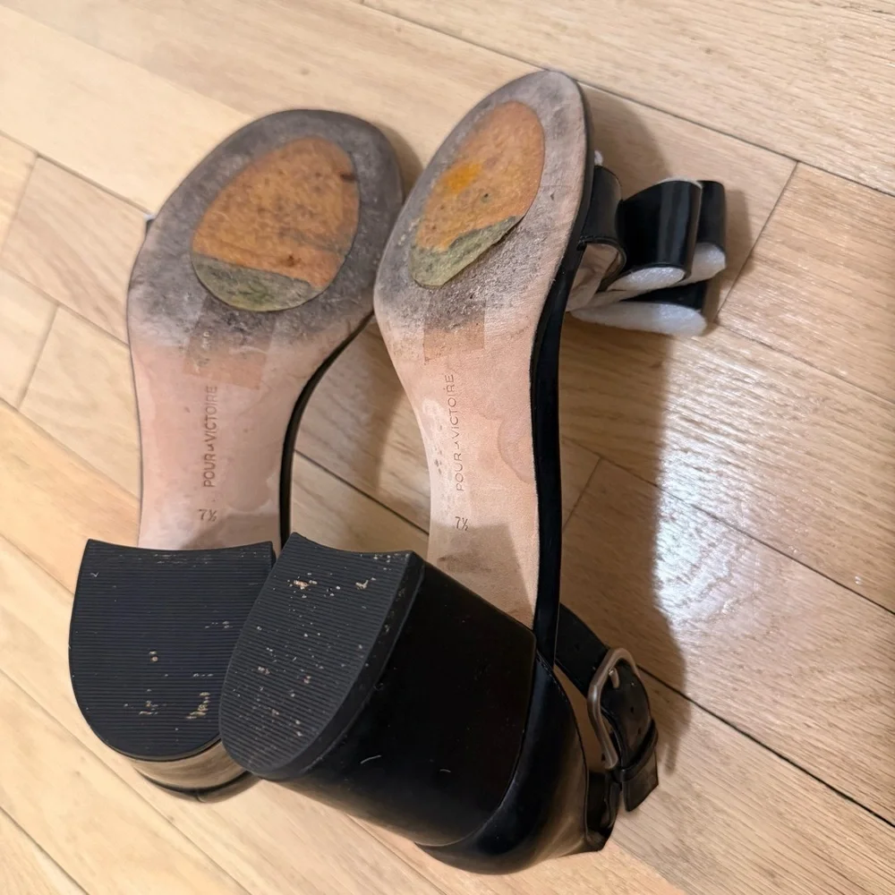 Pour La Victoire Aimee Black Leather Dress Block Heel Sandals Size 7.5